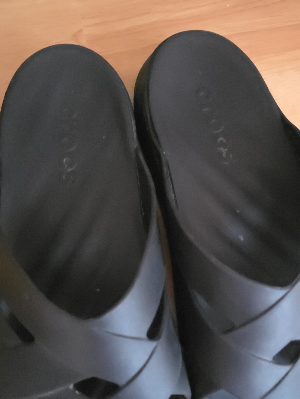 CROCS Women’s Black Crisscross Slide Sandals - Picture 4 of 4